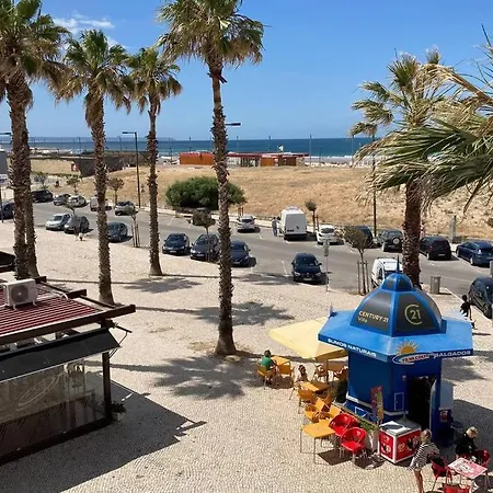 Appartement Charming & Spacious Sea Front