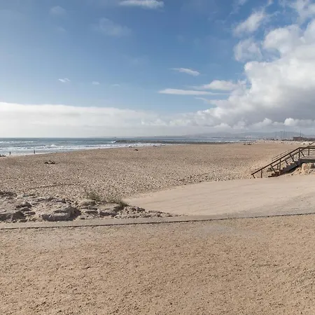 Appartement Charming & Spacious Sea Front Costa da Caparica