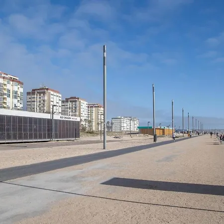 Charming & Spacious Sea Front * Costa da Caparica