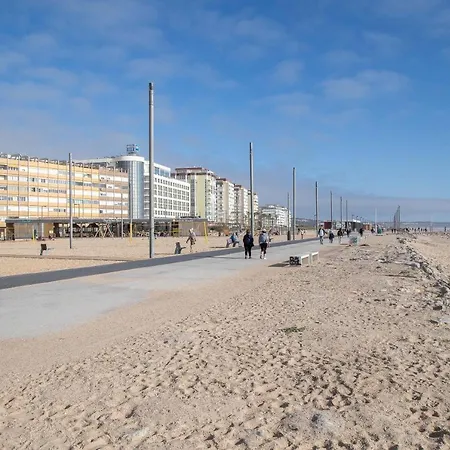 Charming & Spacious Sea Front Costa da Caparica