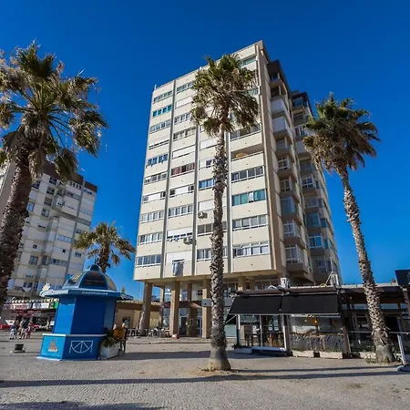 Charming & Spacious Sea Front * Costa da Caparica