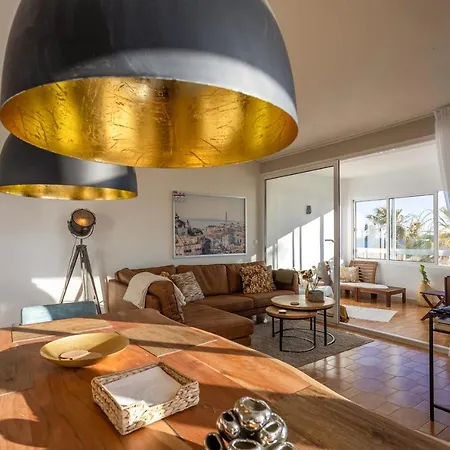 Charming & Spacious Sea Front * Costa da Caparica