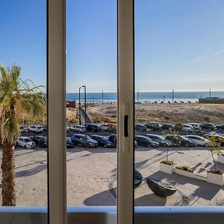 Charming & Spacious Sea Front * Costa da Caparica