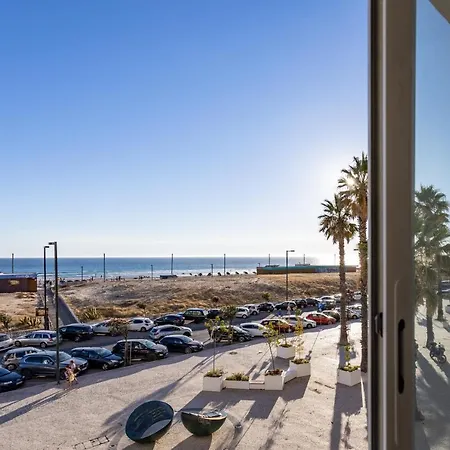 Appartement Charming & Spacious Sea Front