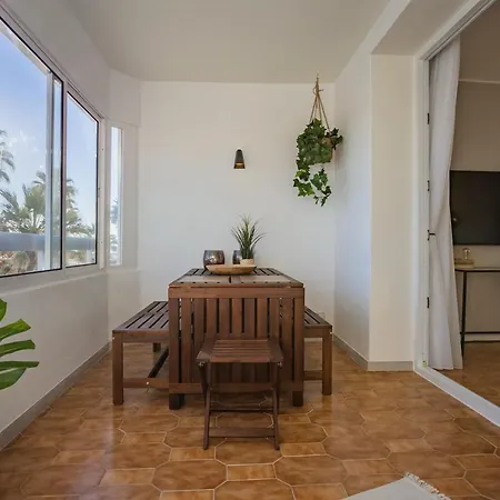 Charming & Spacious Sea Front Costa da Caparica
