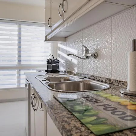 Appartement Charming & Spacious Sea Front *