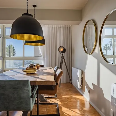 Appartement Charming & Spacious Sea Front