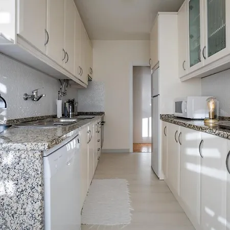 Appartement Charming & Spacious Sea Front