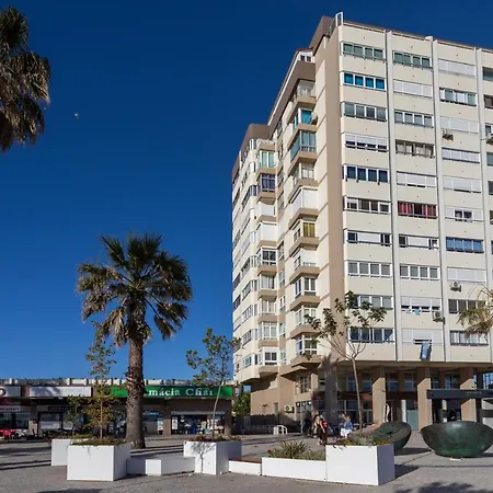 Charming & Spacious Sea Front Appartement *