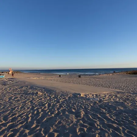 Charming & Spacious Sea Front * Costa da Caparica