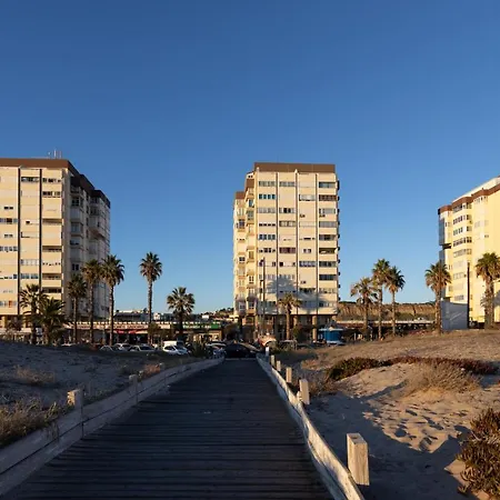 Charming & Spacious Sea Front * Costa da Caparica