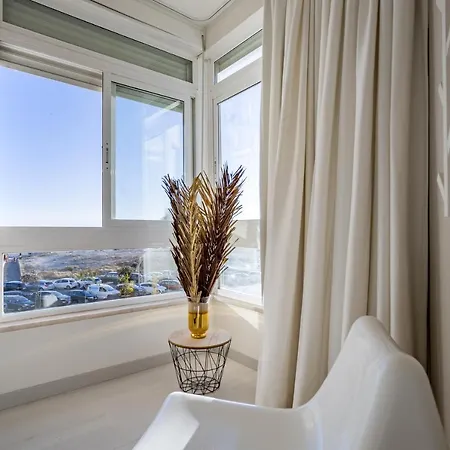 Appartement Charming & Spacious Sea Front