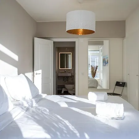 Charming & Spacious Sea Front *