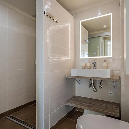 Charming & Spacious Sea Front * Costa da Caparica