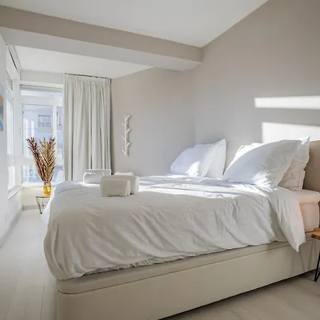Charming & Spacious Sea Front Appartement
